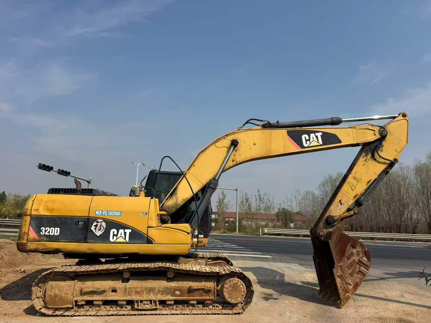 Buy Caterpillar 320D Used Excavator / 3 Buy Caterpillar 320D Used Excavator / 3
