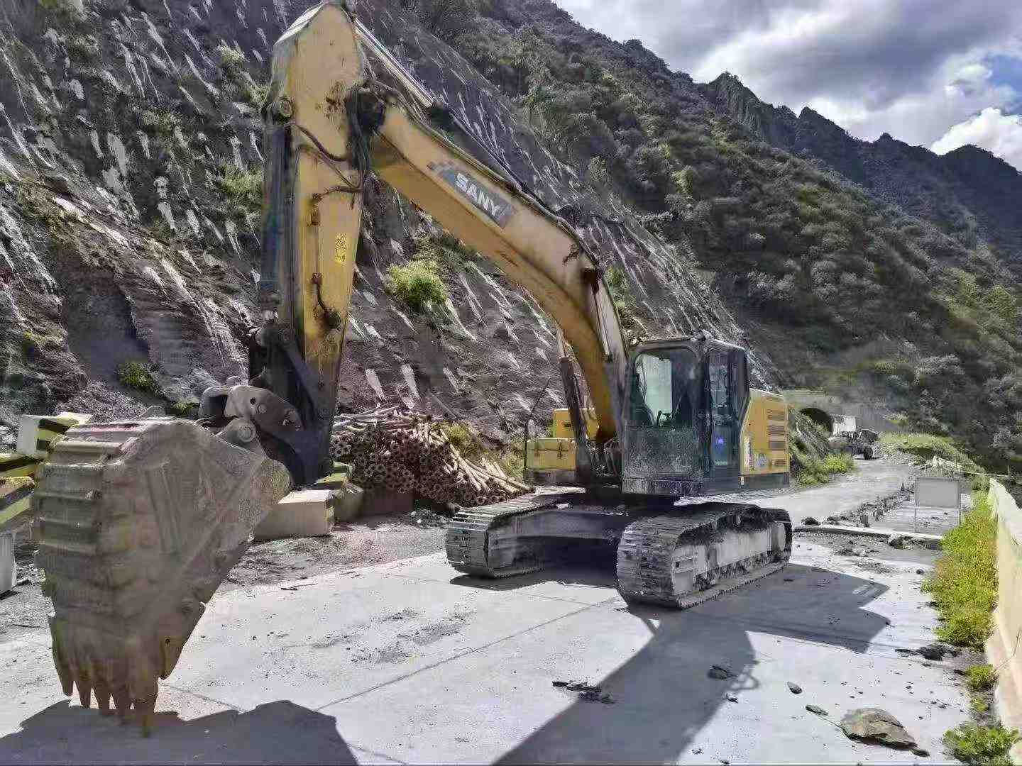شراء حفارة Sany SY235C مستعملة / 3