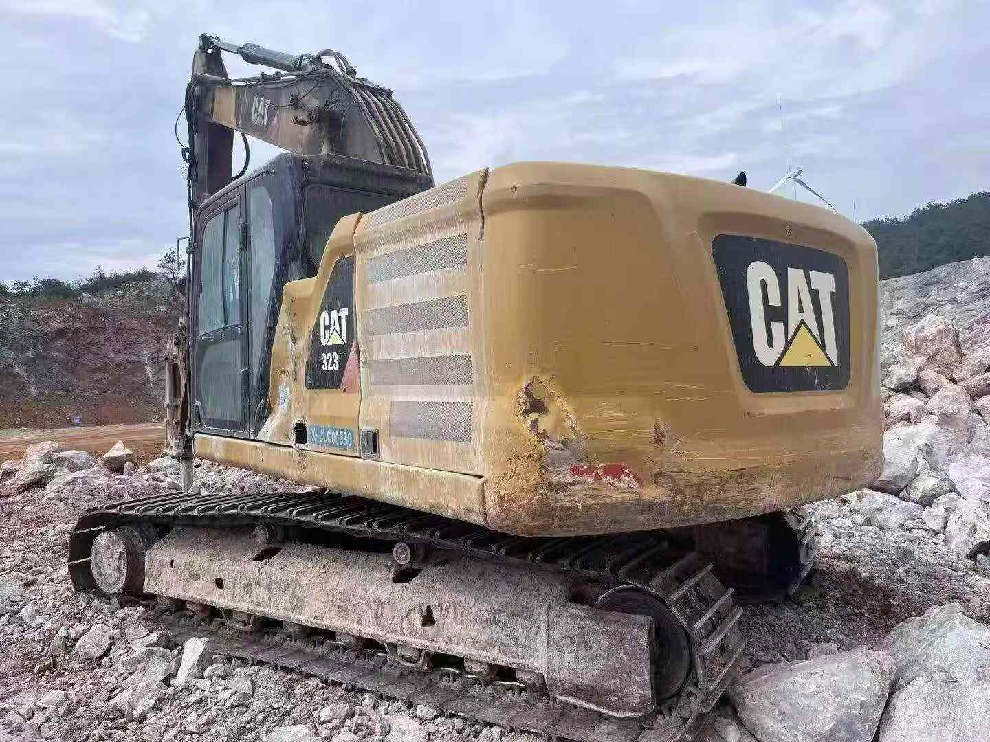 Buy Caterpillar 323 Used Excavator / 4 Buy Caterpillar 323 Used Excavator / 4