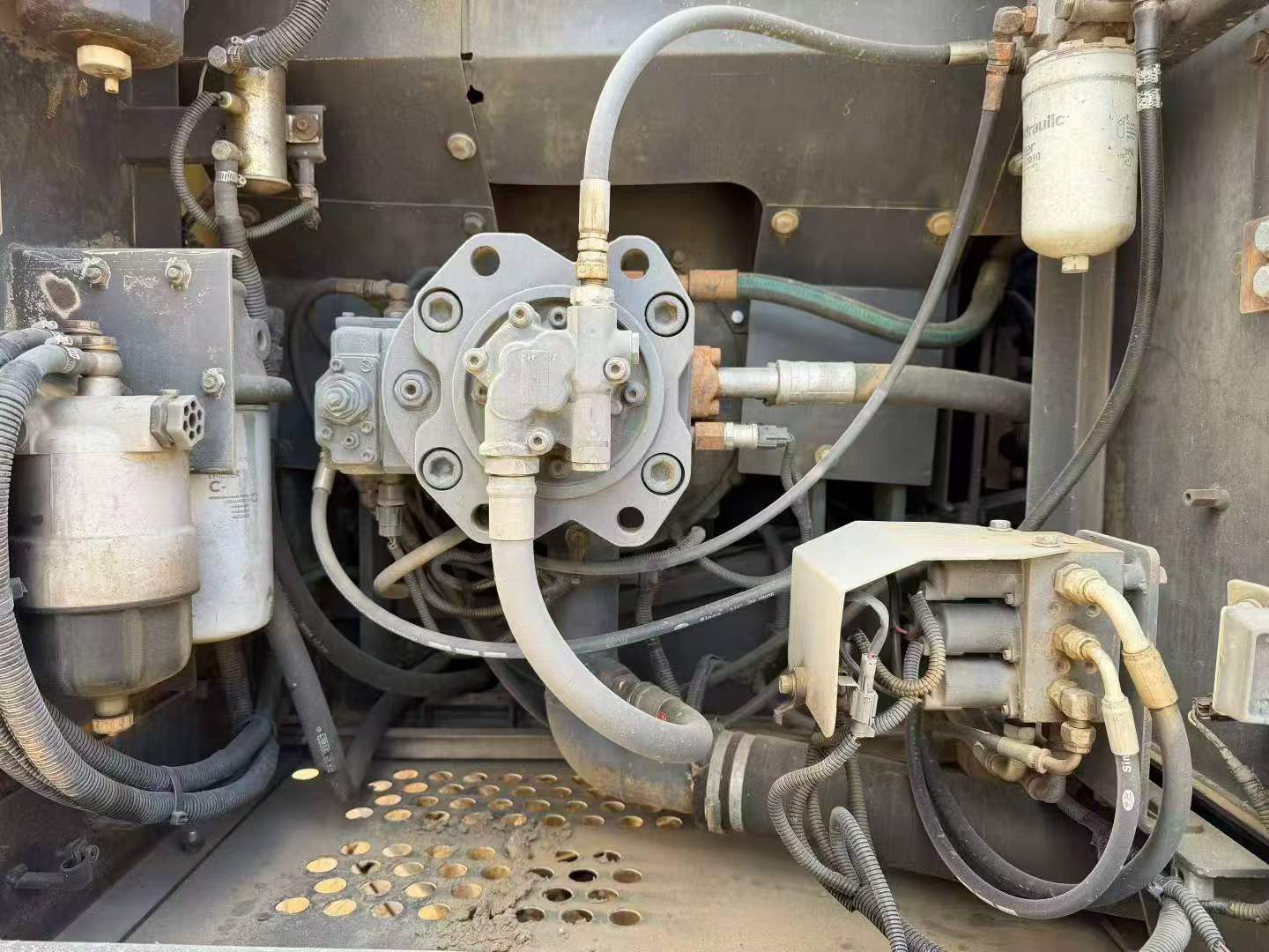 Buy Sumitomo SH210-5 Used Excavator / 4 Buy Sumitomo SH210-5 Used Excavator / 4