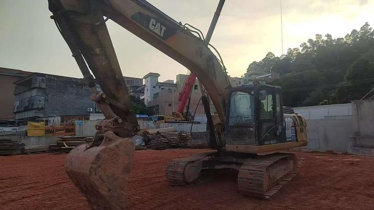 Buy Caterpillar 320D Used Excavator / 1