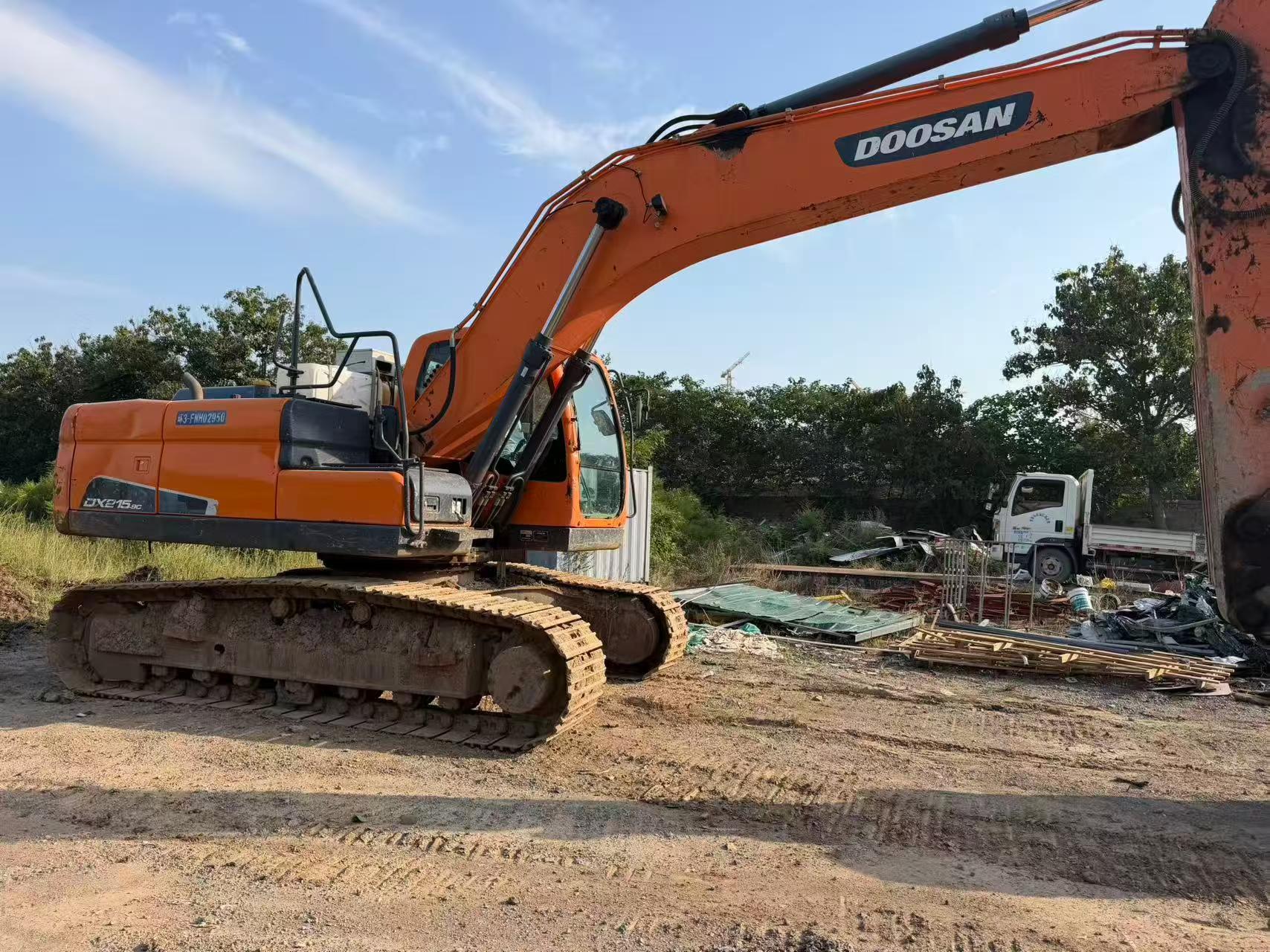 Buy Doosan DH215-7 Used Excavator / 1