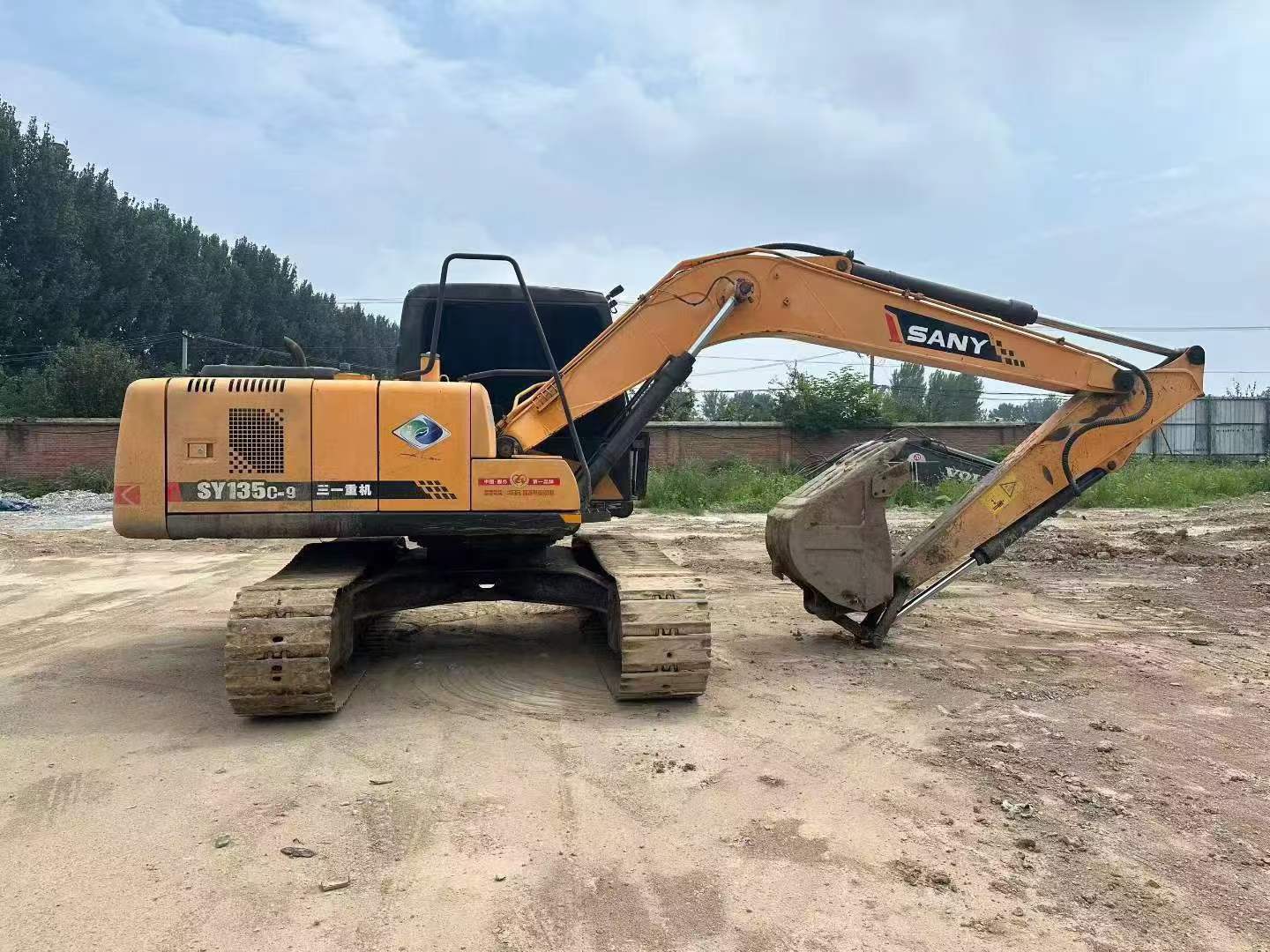 Buy Sany SY135 Used Excavator / 4 Buy Sany SY135 Used Excavator / 4