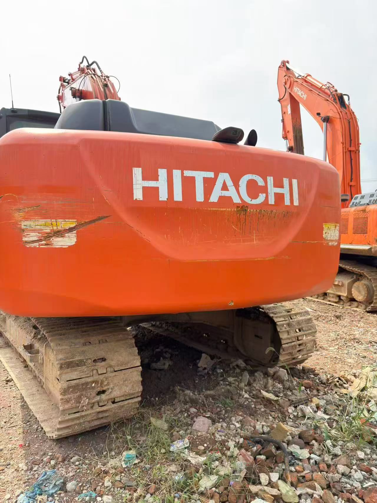 Compre Excavadora Hitachi ZH200-5A Usada / 9