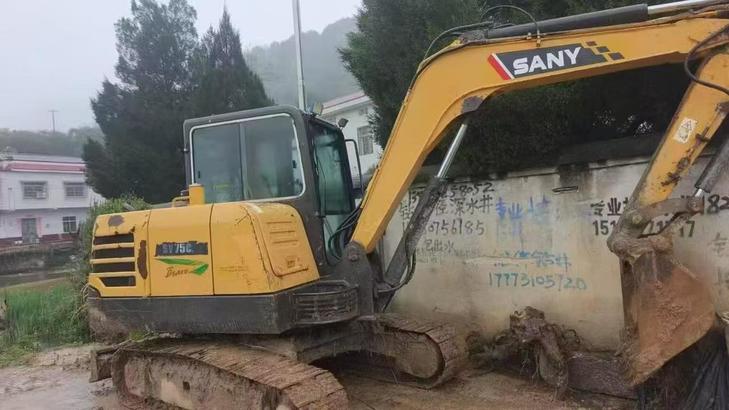 Buy Sany SY55 Used Excavator / 1