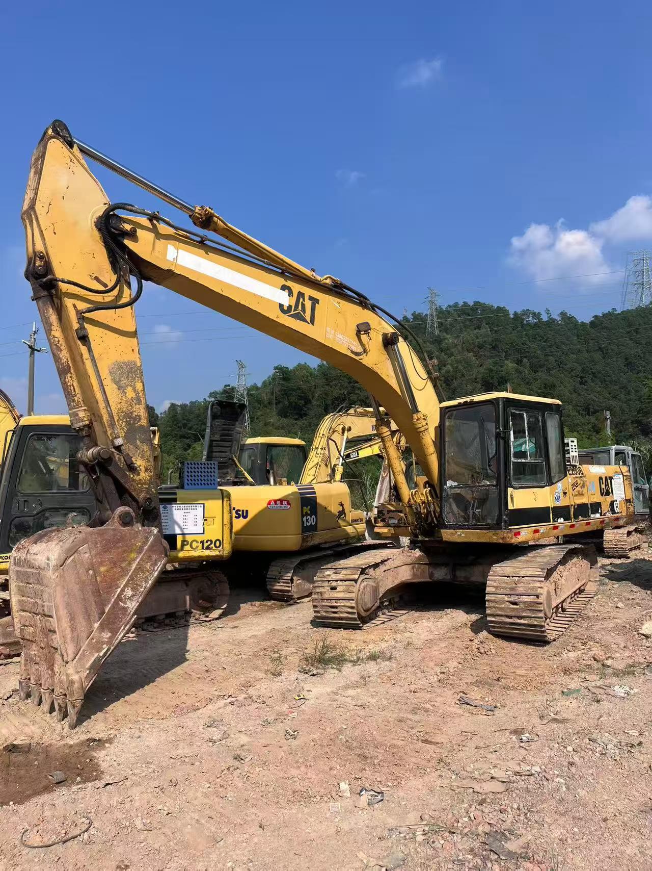 Buy Caterpillar E200B Used Excavator / 1