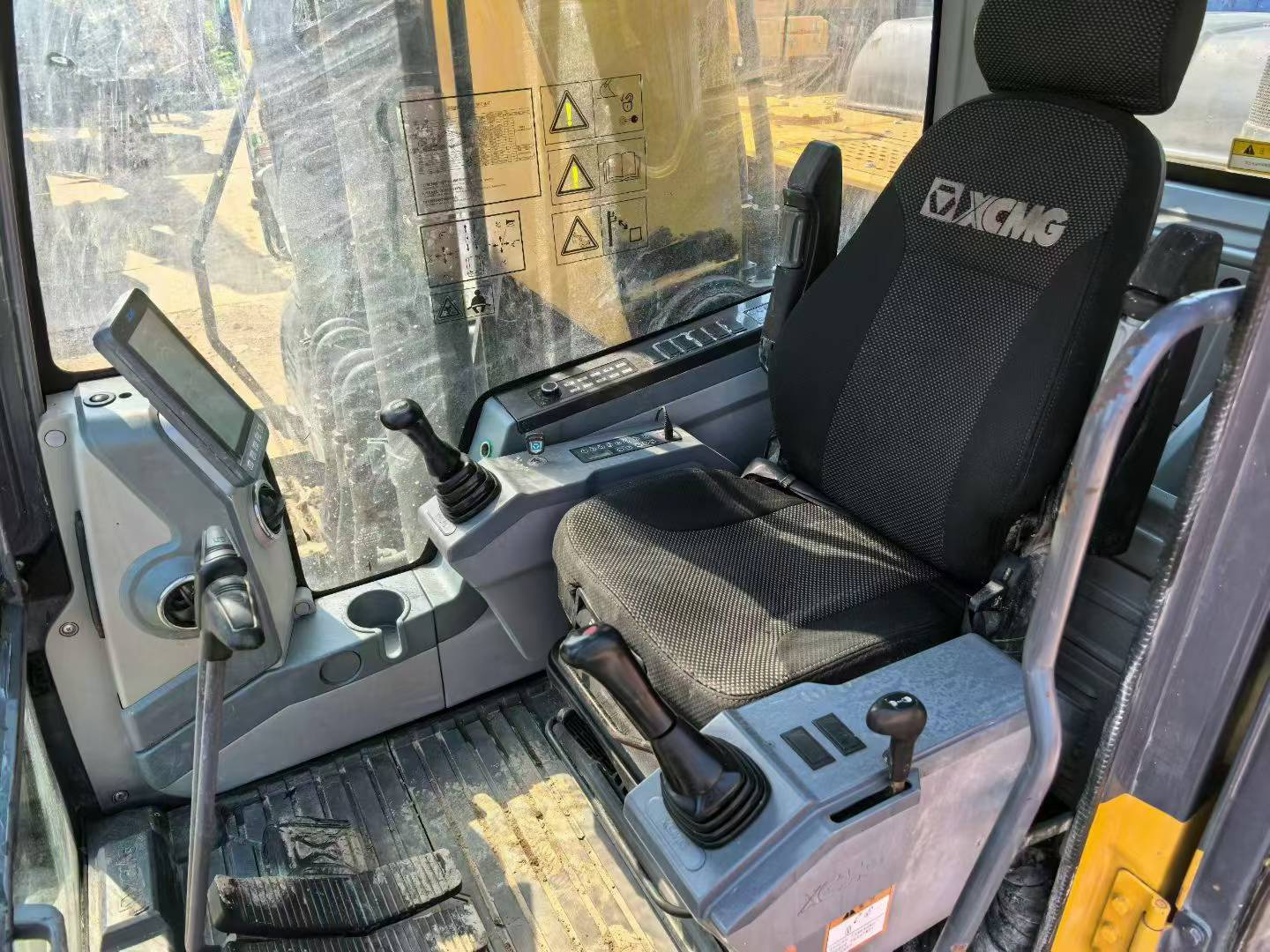 Buy XCMG XE245D Used Excavator / 5 Buy XCMG XE245D Used Excavator / 5