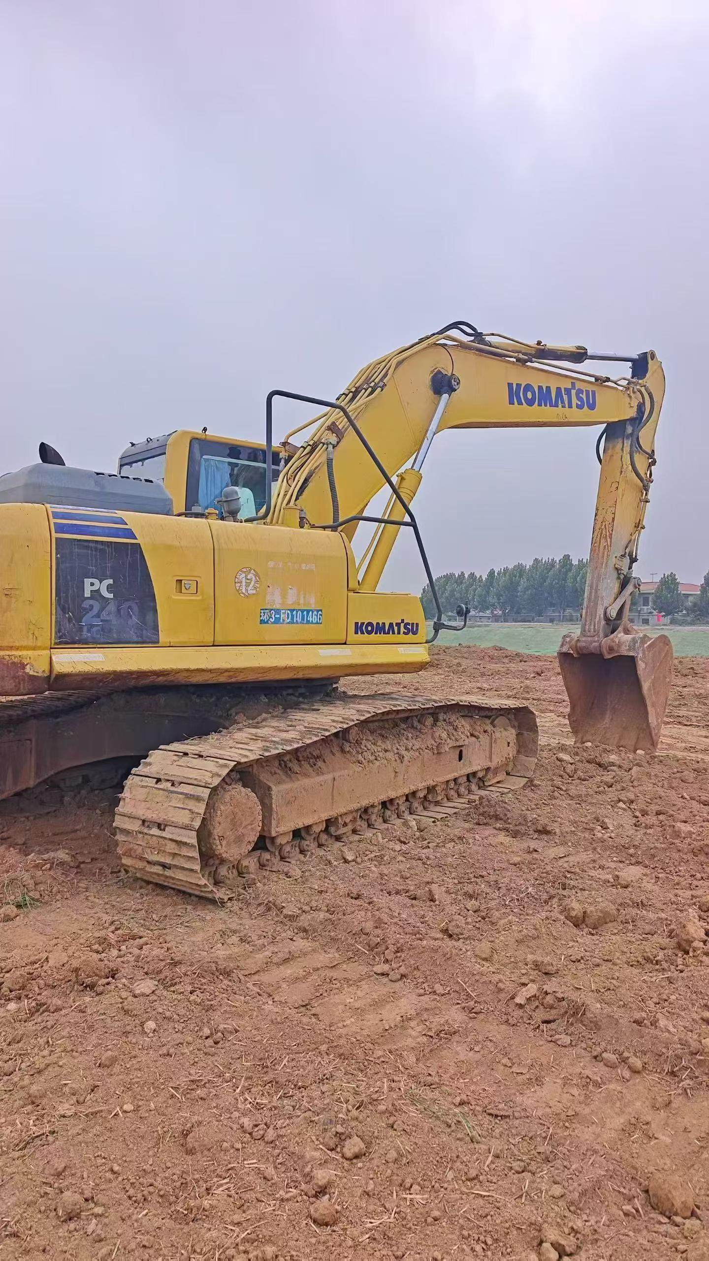 Buy Komatsu PC210 Used Excavator / 1