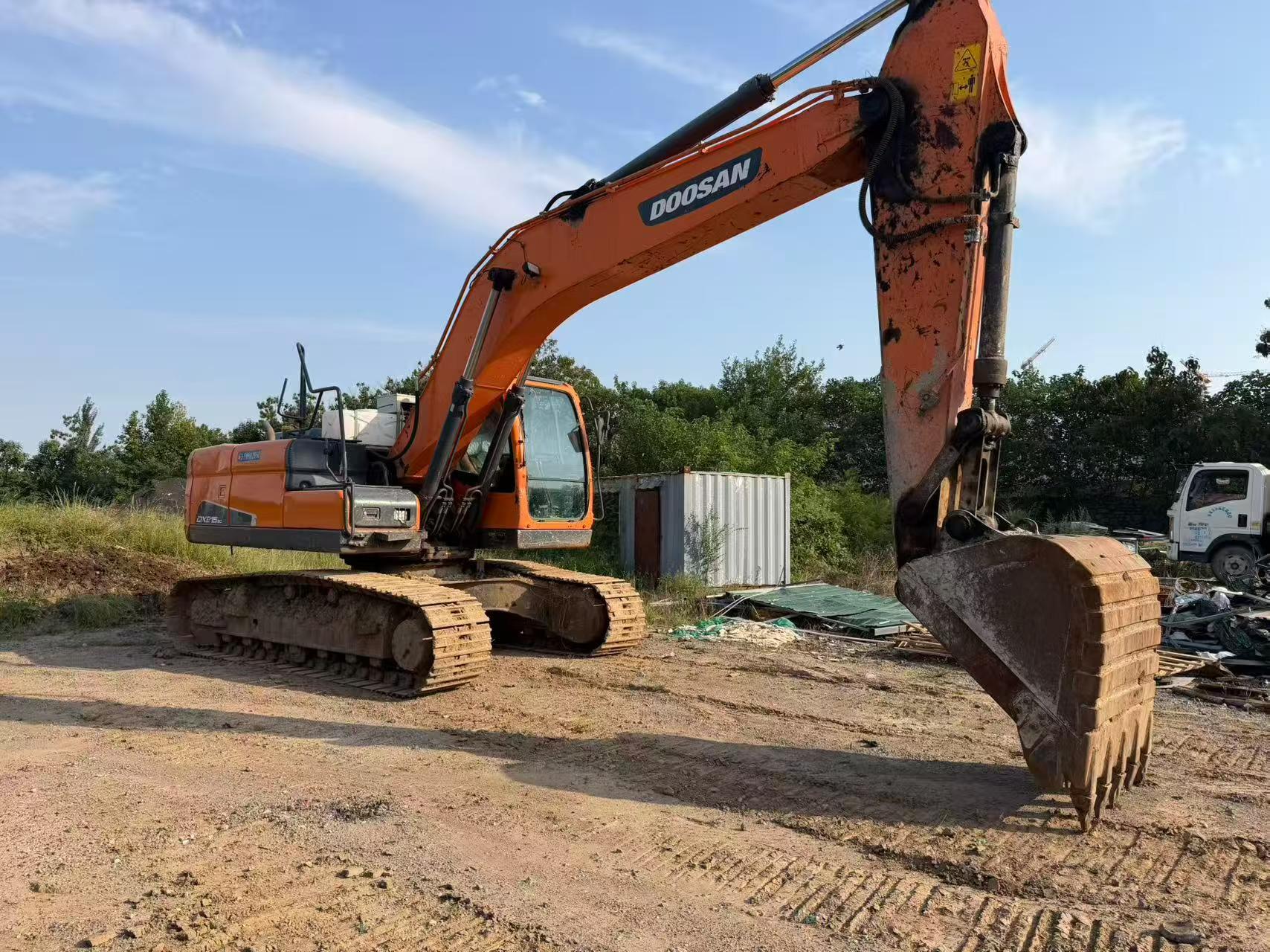 Buy Doosan DH215-7 Used Excavator / 2 Buy Doosan DH215-7 Used Excavator / 2