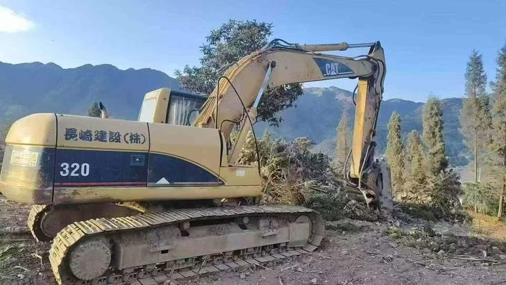 Buy Caterpillar 320CL Used Excavator / 1