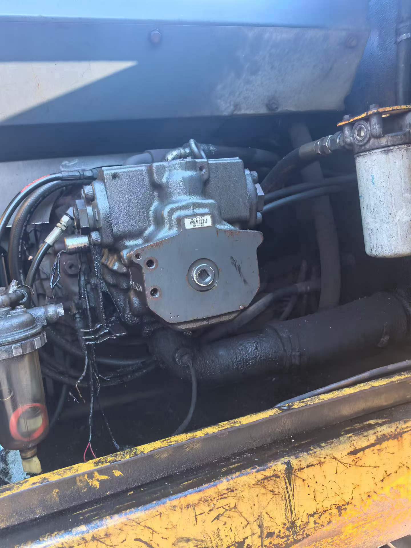 Buy Komatsu PC200-7 Used Excavator / 2 Buy Komatsu PC200-7 Used Excavator / 2