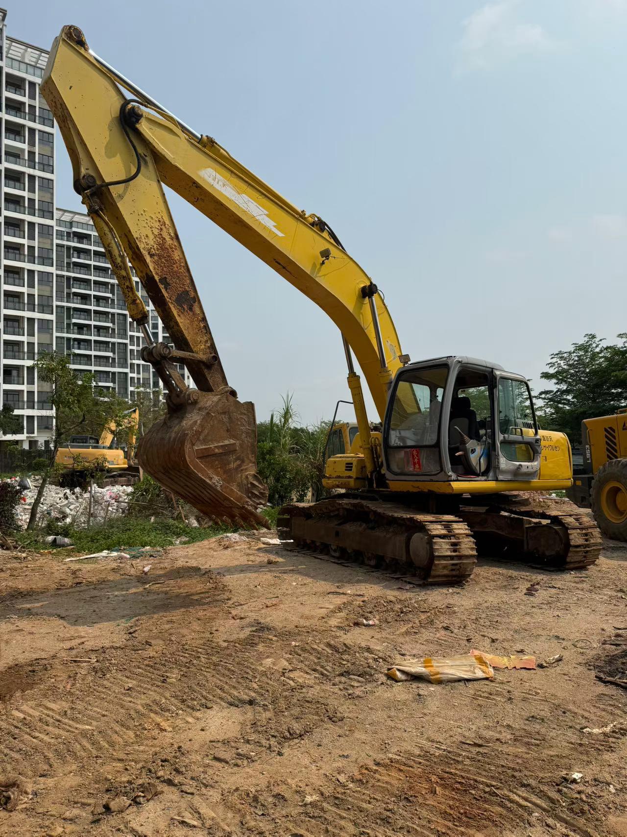 Buy Sumitomo SH200A3 Used Excavator / 3