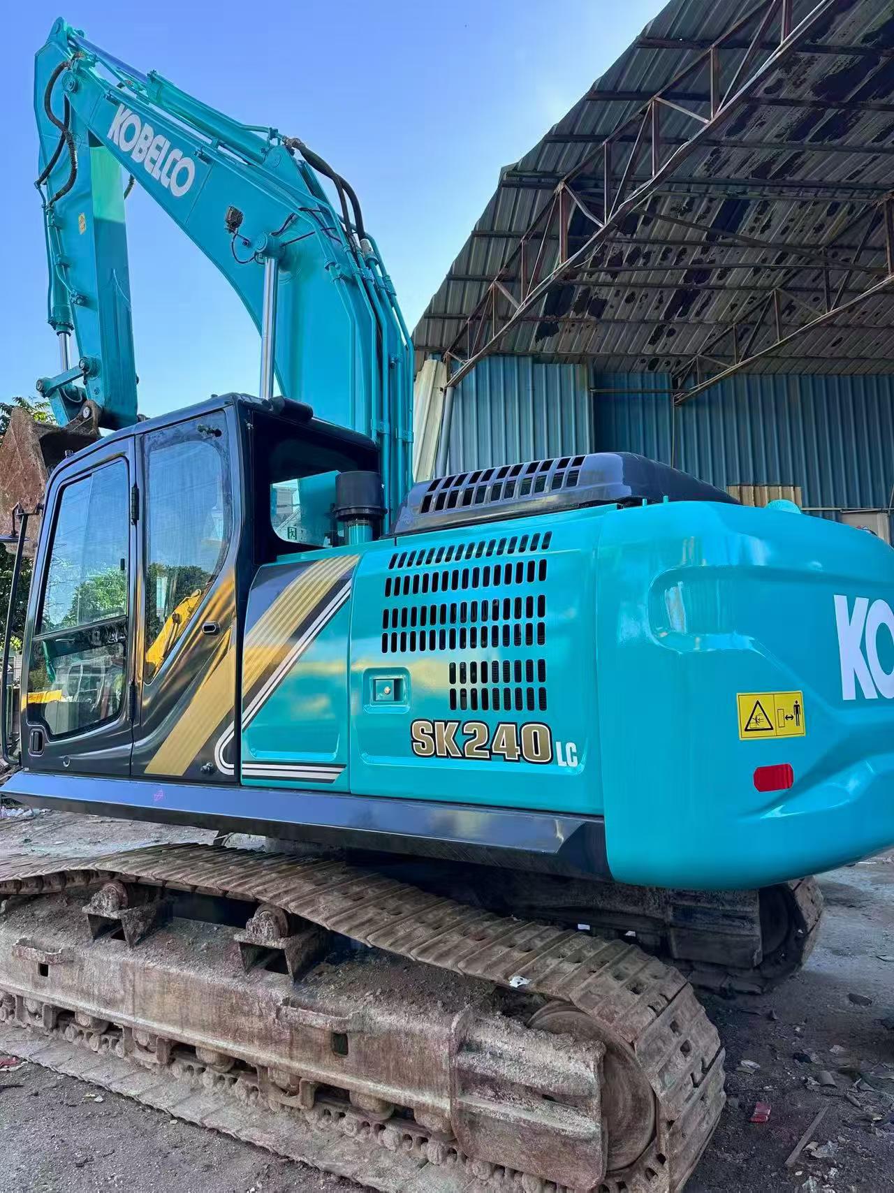 Buy Kobelco Used Excavator / 2 Buy Kobelco Used Excavator / 2