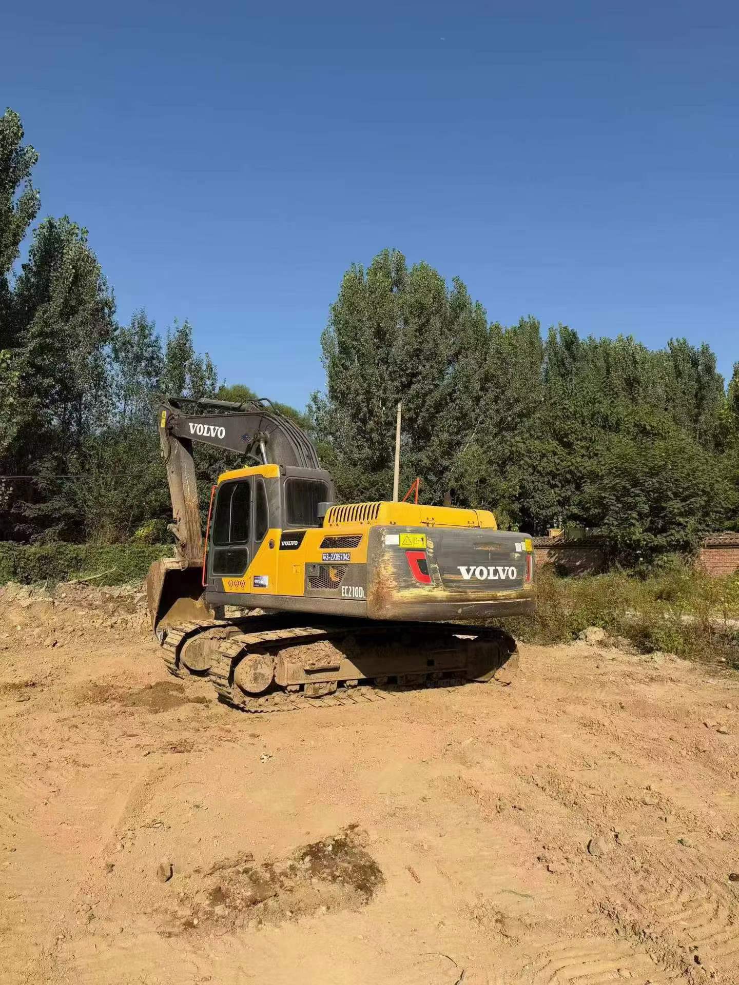 Buy Volvo EC210B Used Excavator / 3