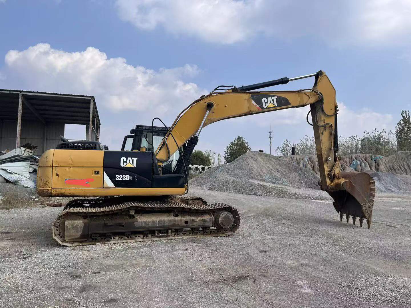 Buy Caterpillar 323 Used Excavator / 1