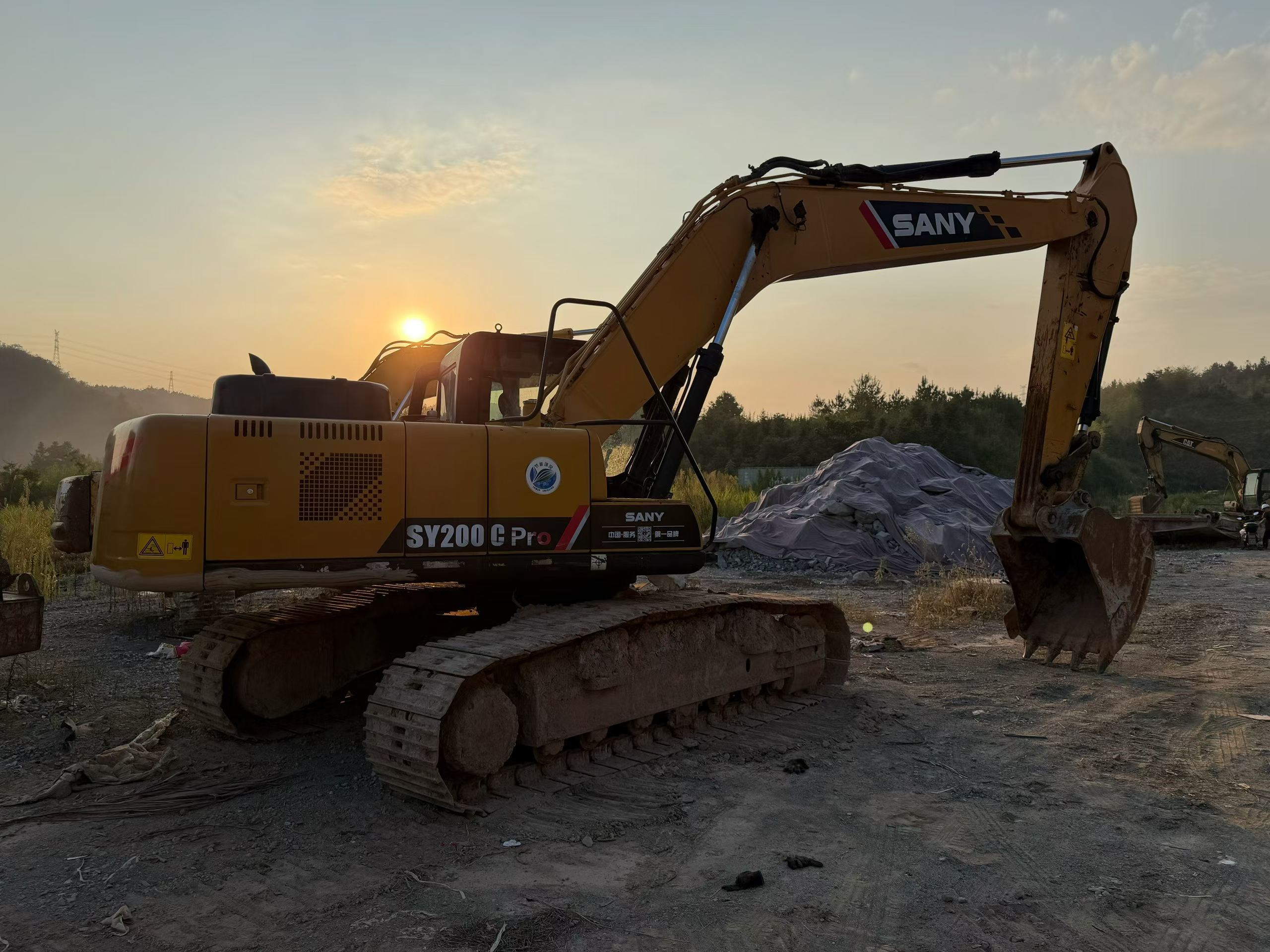 Buy Sany SY200C Used Excavator / 2 Buy Sany SY200C Used Excavator / 2