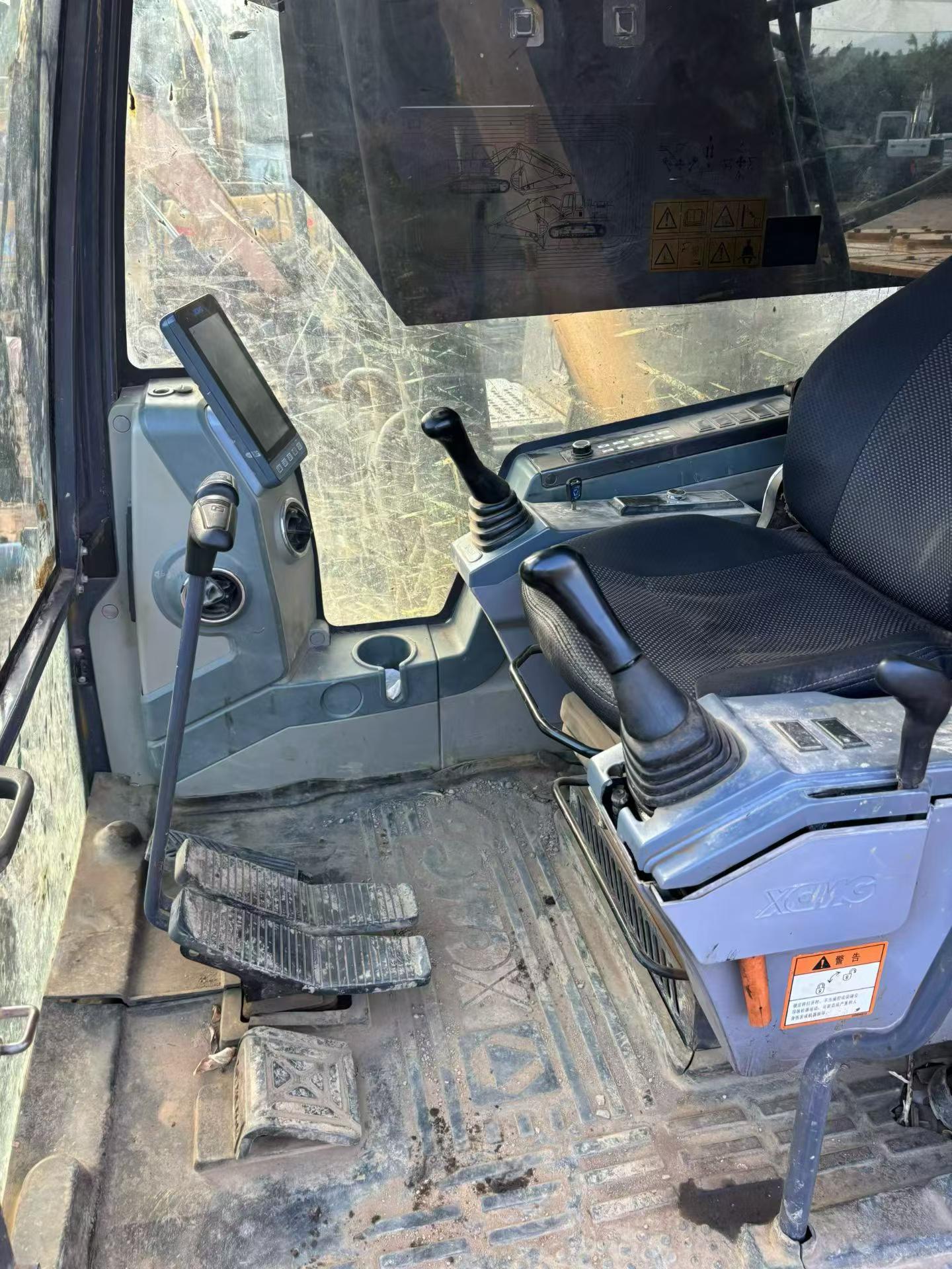 Buy XCMG XE200 Used Excavator / 5