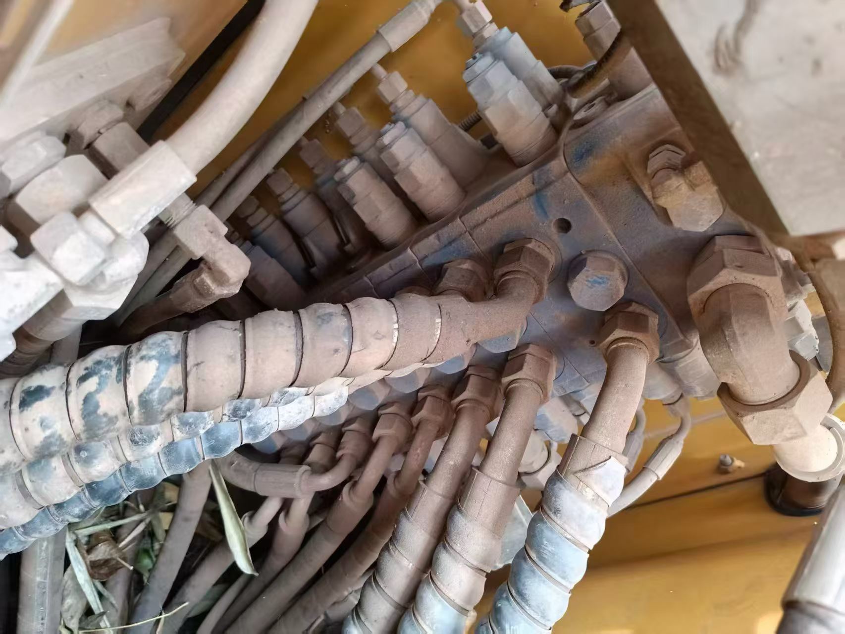 Buy XCMG XE75C Used Excavator / 2