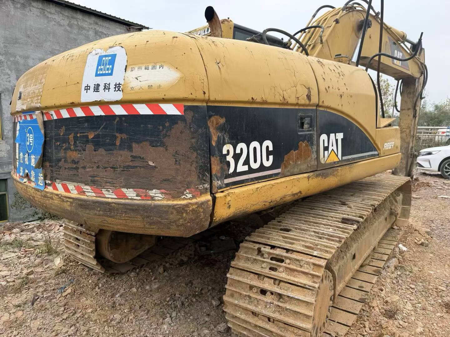 Buy Caterpillar 320C Used Excavator / 1