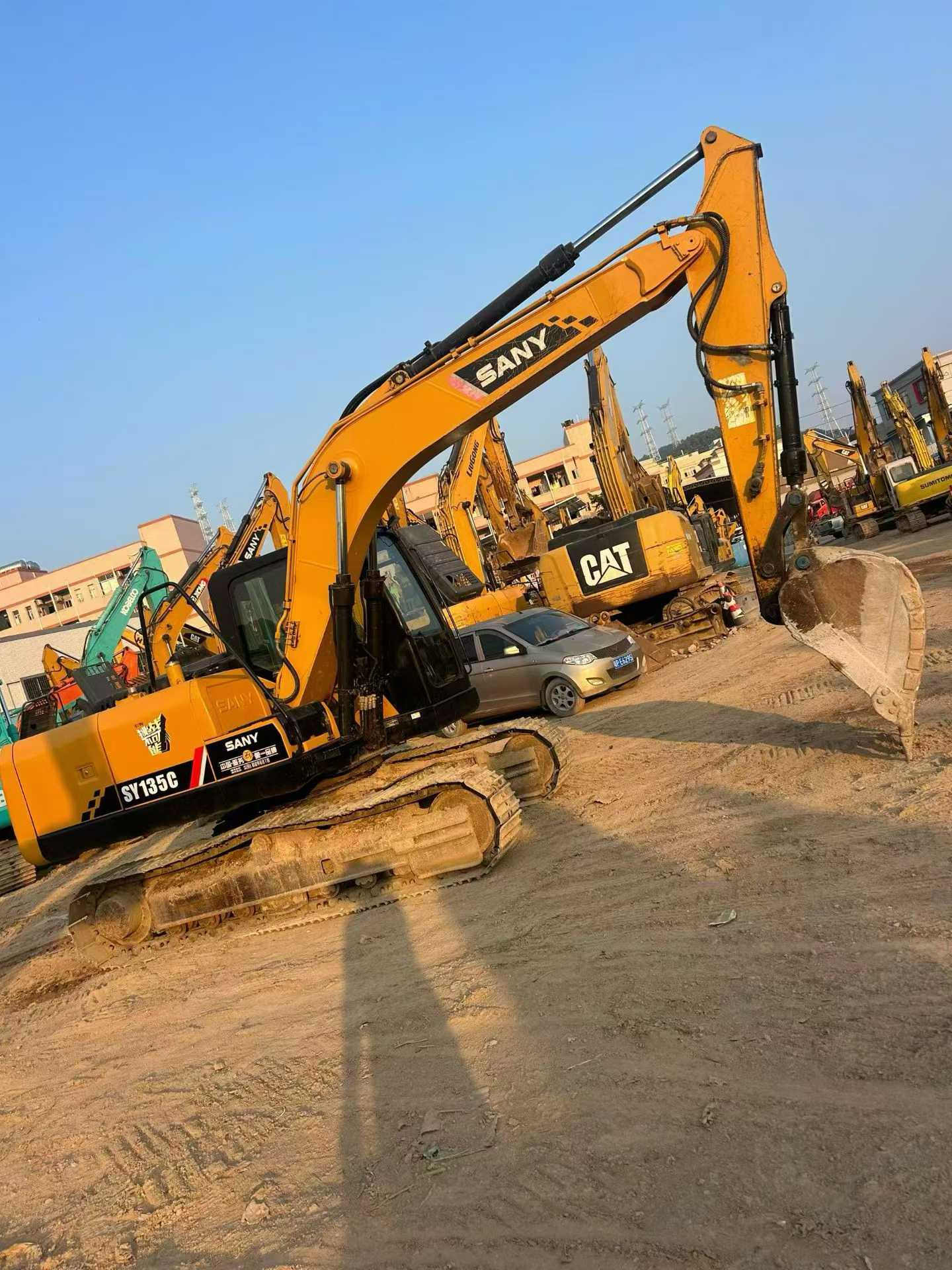 Buy Sany SY200C Used Excavator / 1