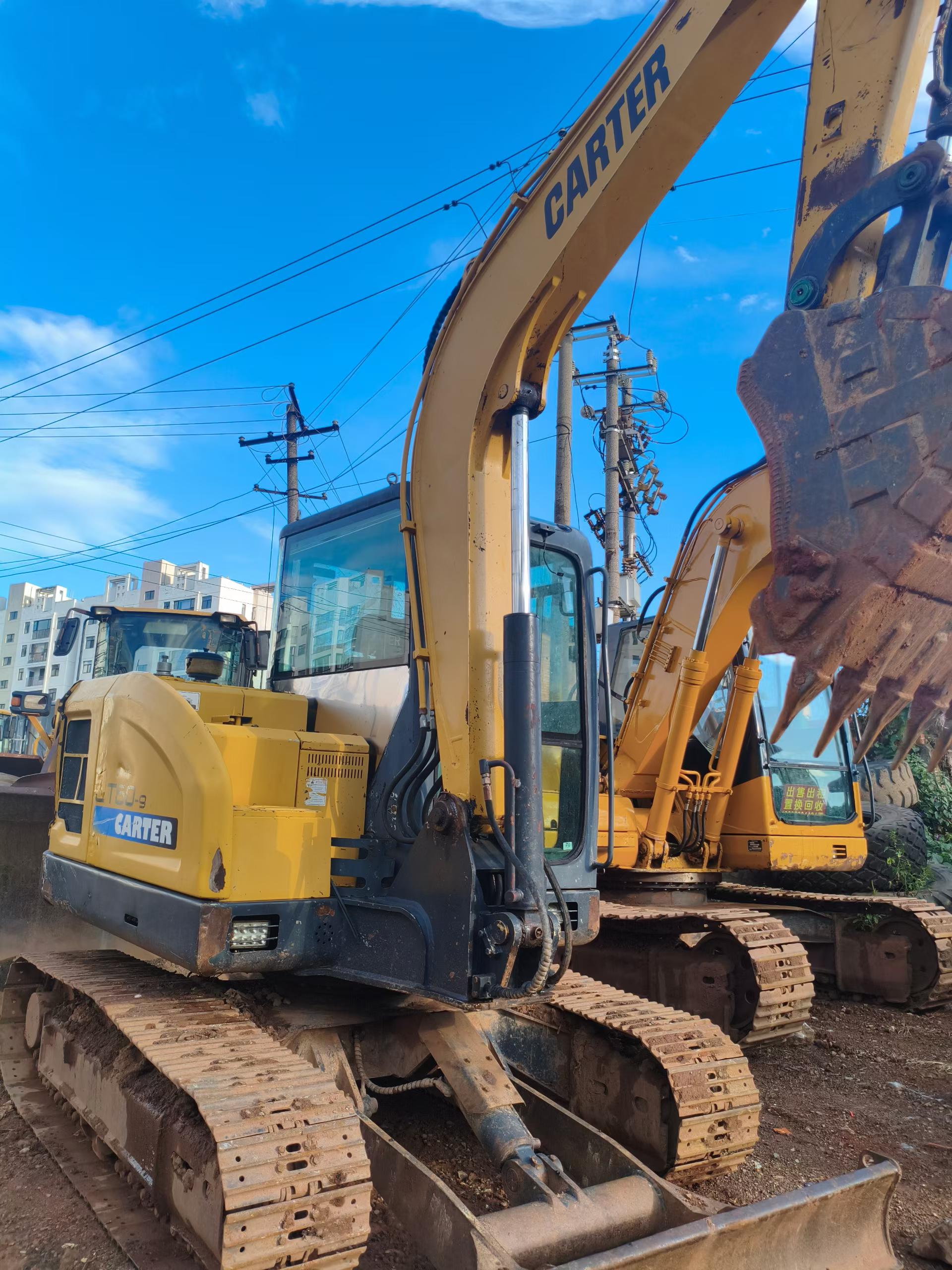 شراء حفارة Caterpillar CT60-9 مستعملة / 2