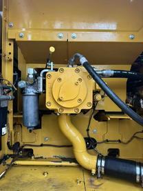 Buy Caterpillar 323 Used Excavator / 9 Buy Caterpillar 323 Used Excavator / 9