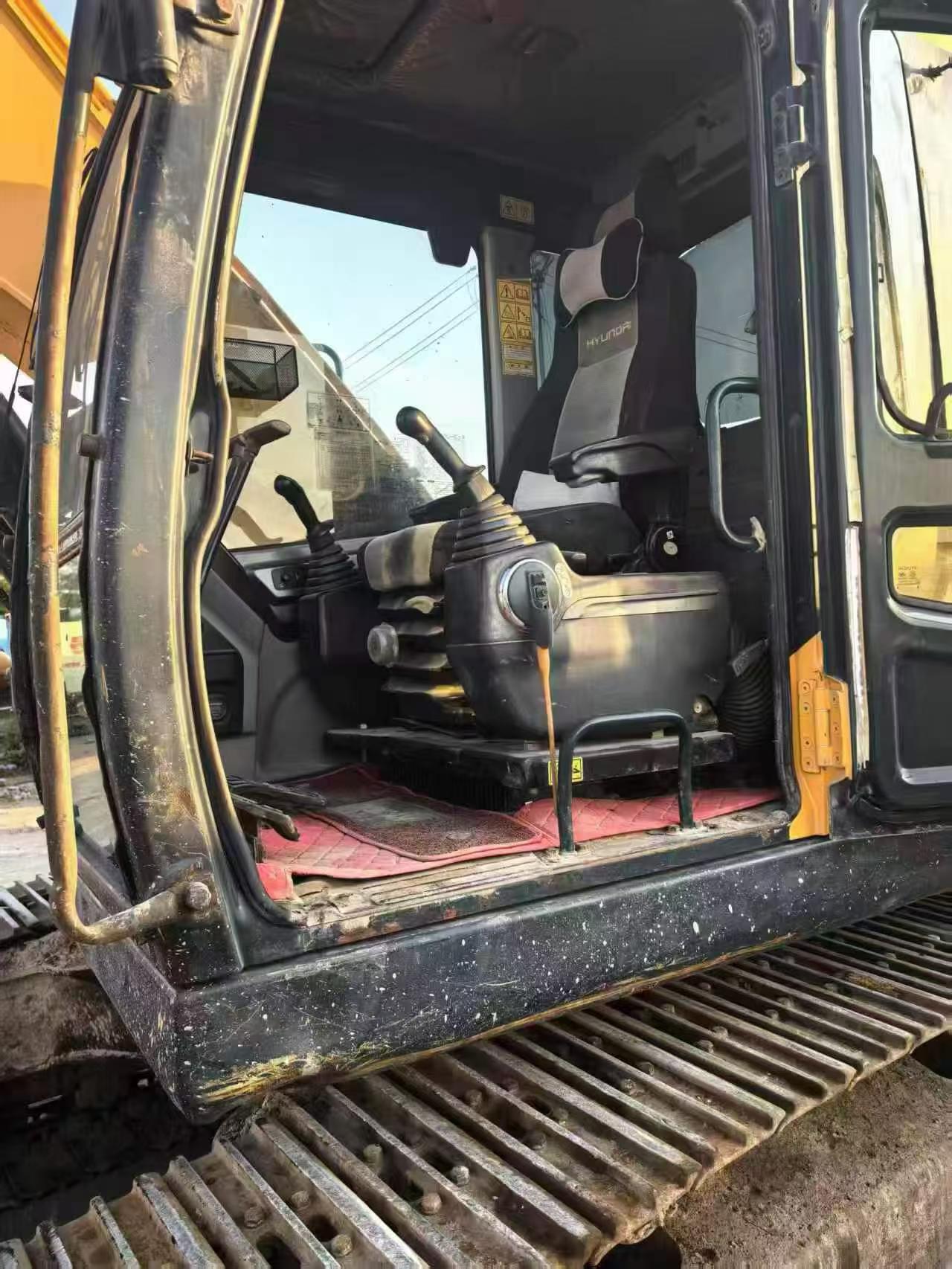 Buy Hyundai R215-7 Used Excavator / 6 Buy Hyundai R215-7 Used Excavator / 6