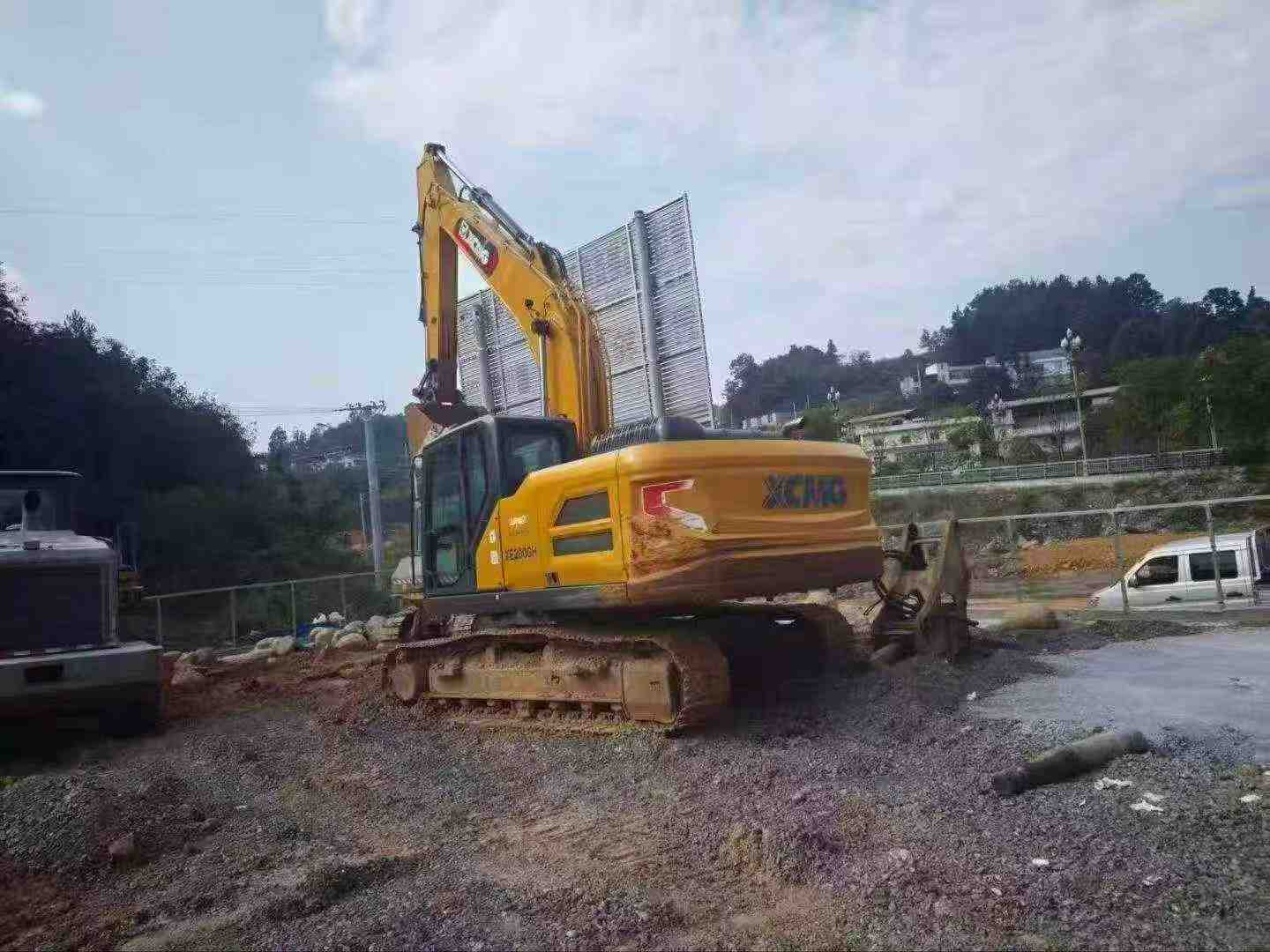 Buy XCMG XE200 Used Excavator / 1