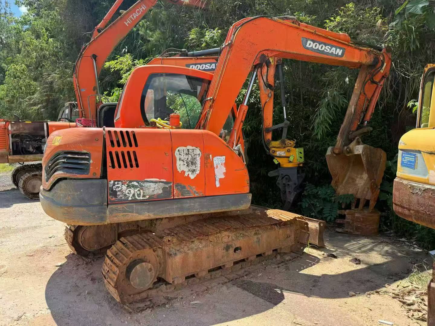 Buy Doosan DX75 Used Excavator / 1