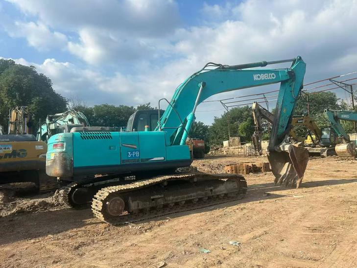 Buy Kobelco SK260 Used Excavator / 1