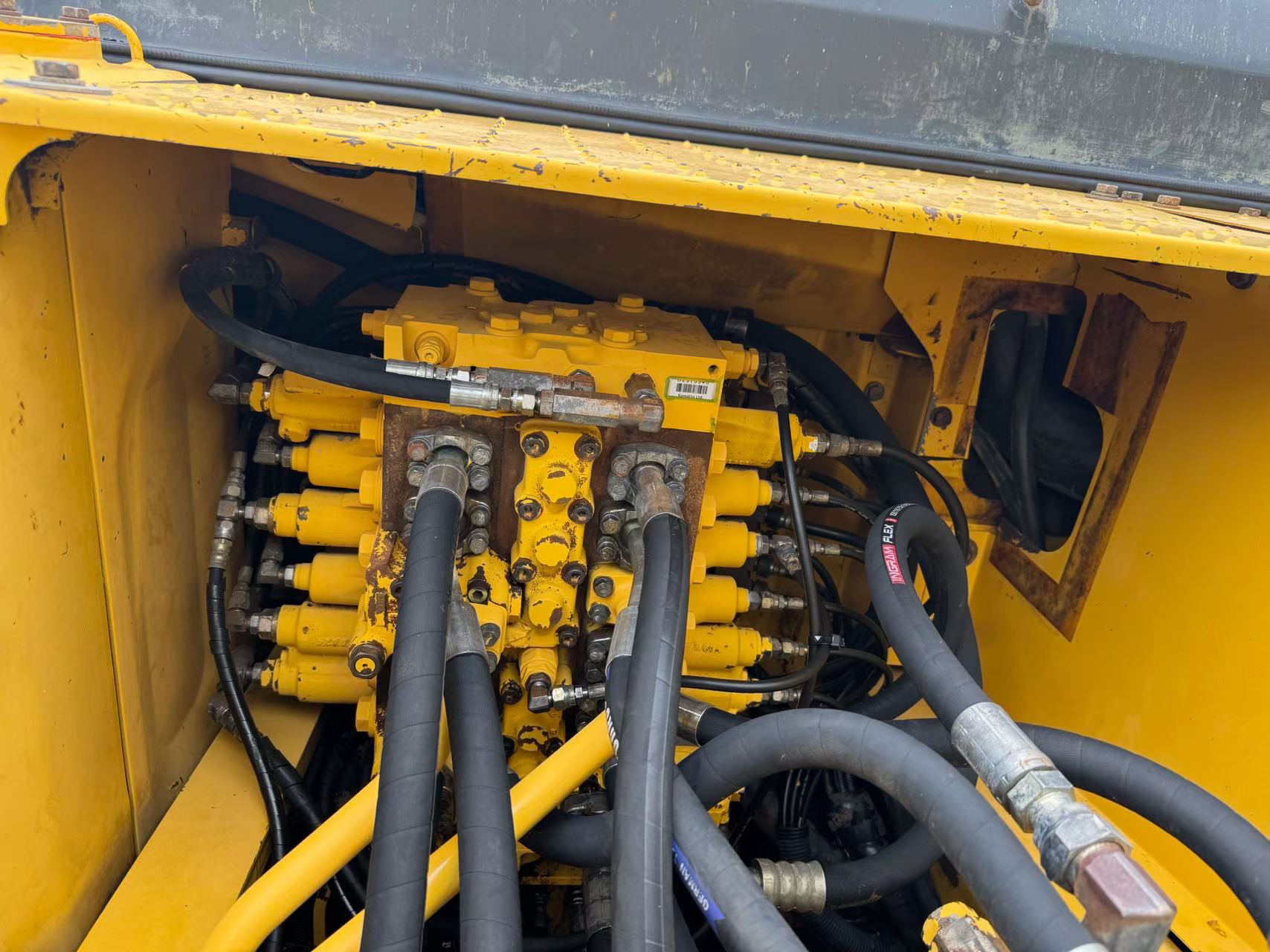 Buy Komatsu PC200-8N1 Used Excavator / 4 Buy Komatsu PC200-8N1 Used Excavator / 4