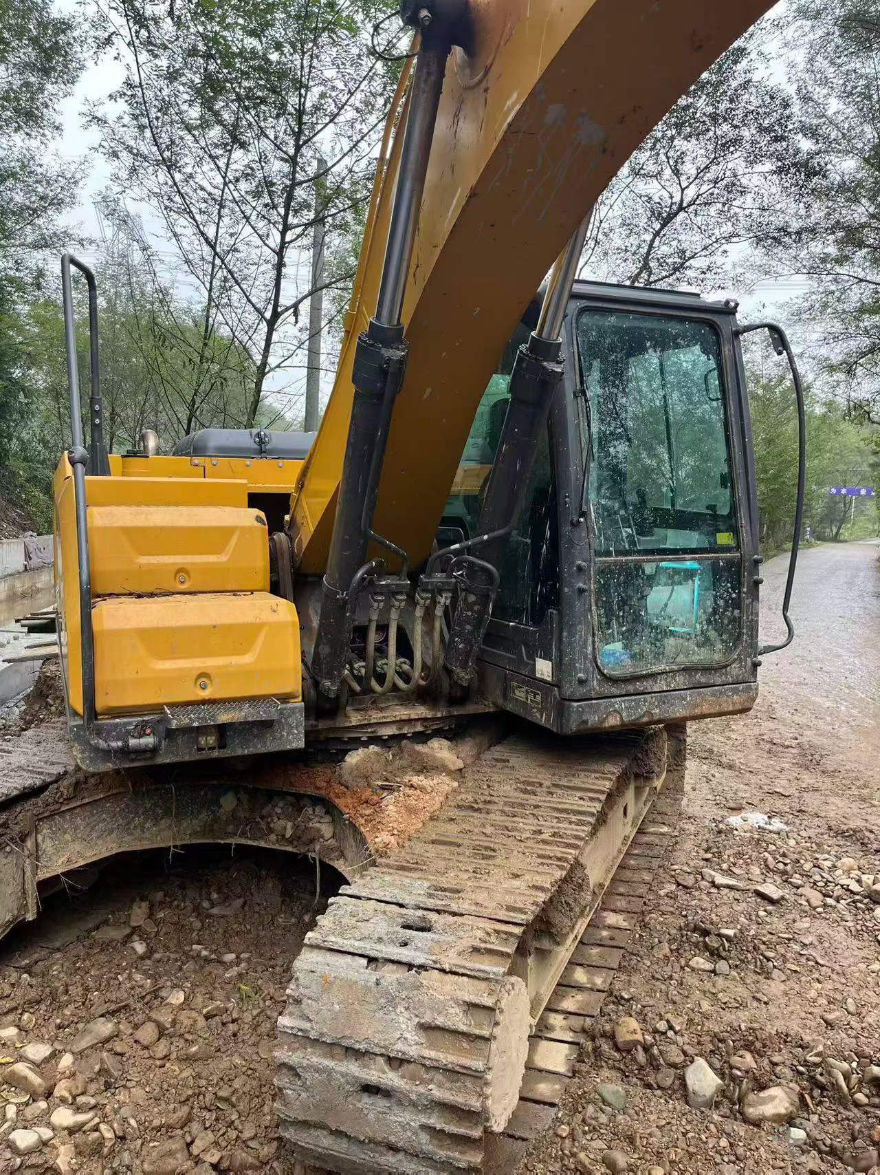 Buy XCMG XE200 Used Excavator / 4