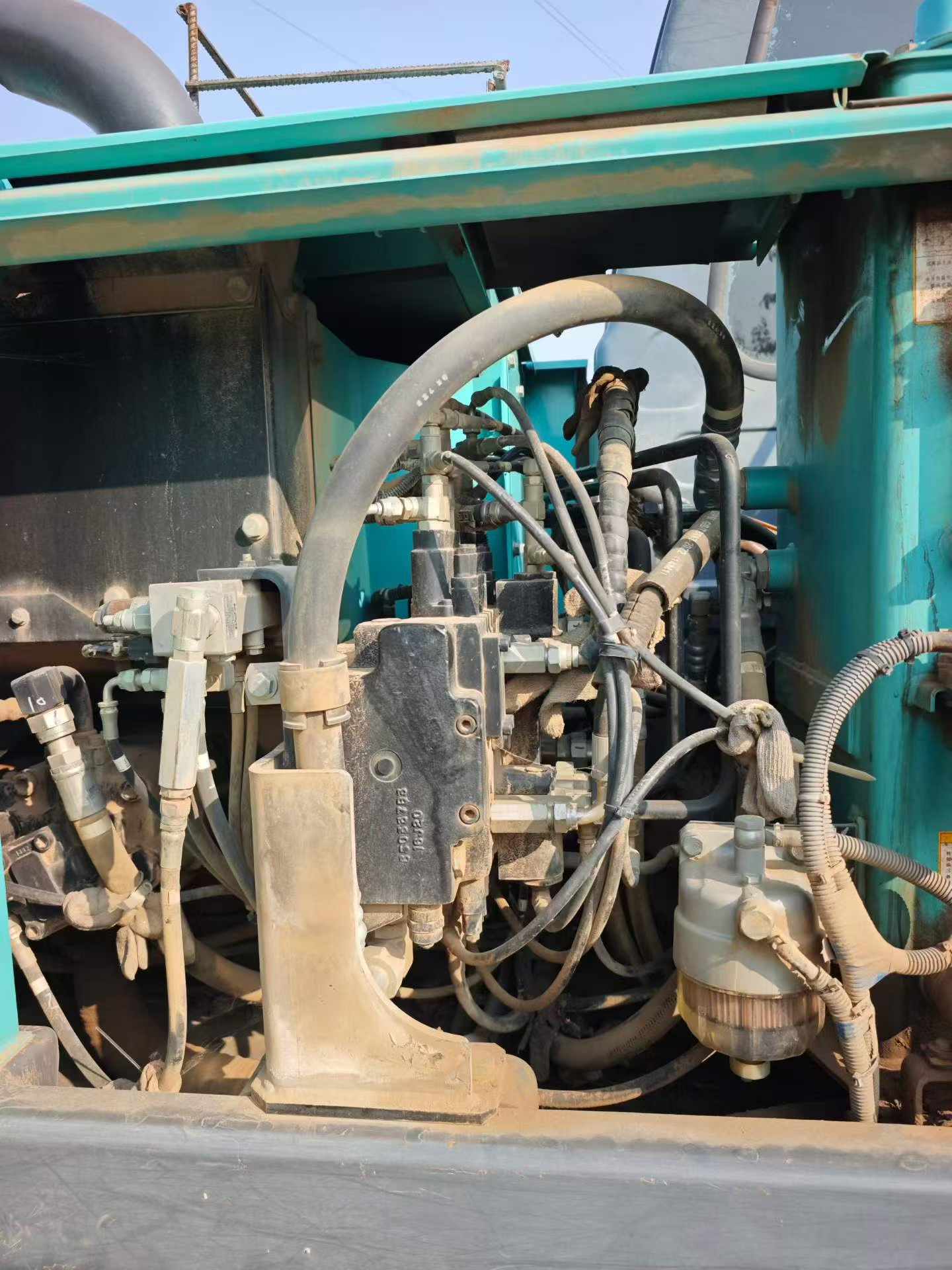شراء حفارة Kobelco SK75 مستعملة / 2