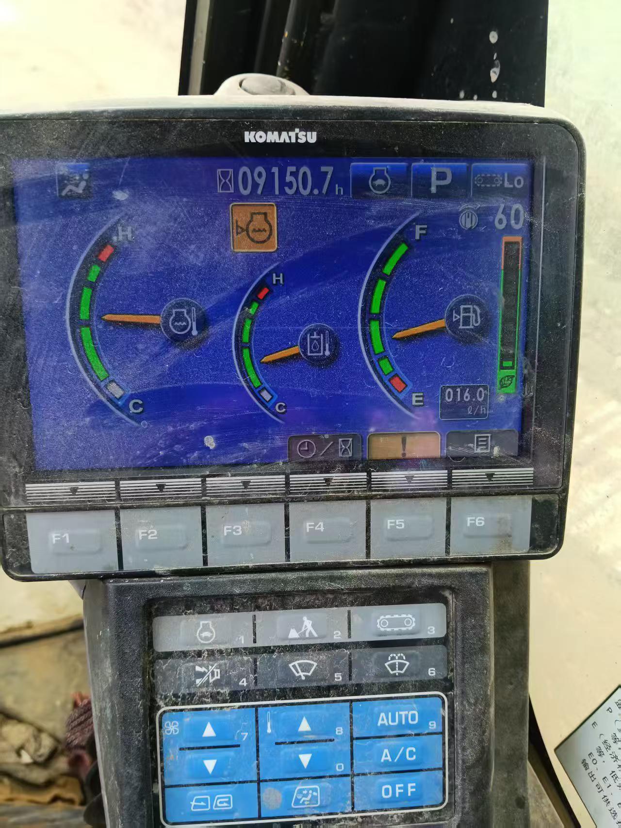 Buy Komatsu PC240-6 Used Excavator / 7 Buy Komatsu PC240-6 Used Excavator / 7