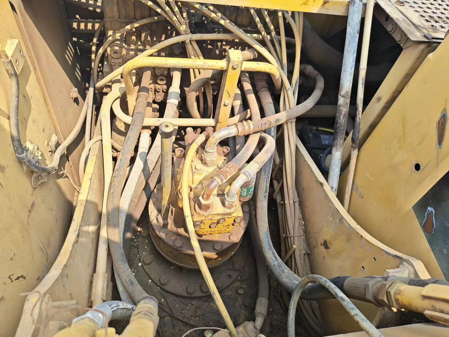 Buy Caterpillar 320B Used Excavator / 2