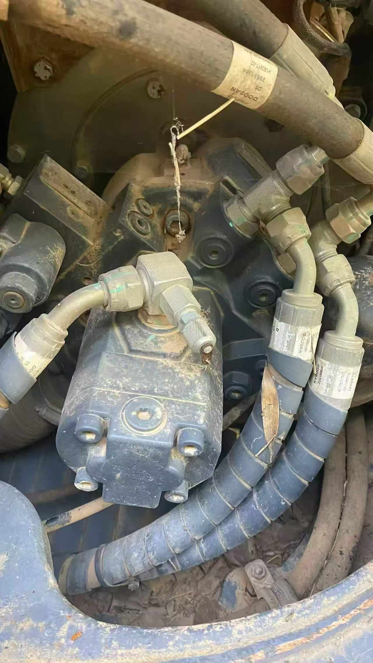شراء حفارة Doosan DH55 مستعملة / 8
