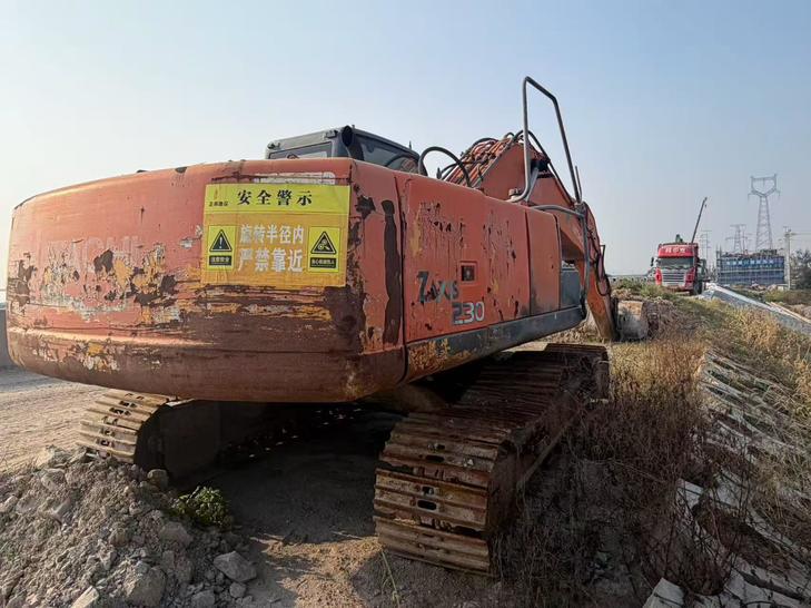 Buy XCMG XE215 Used Excavator / 1