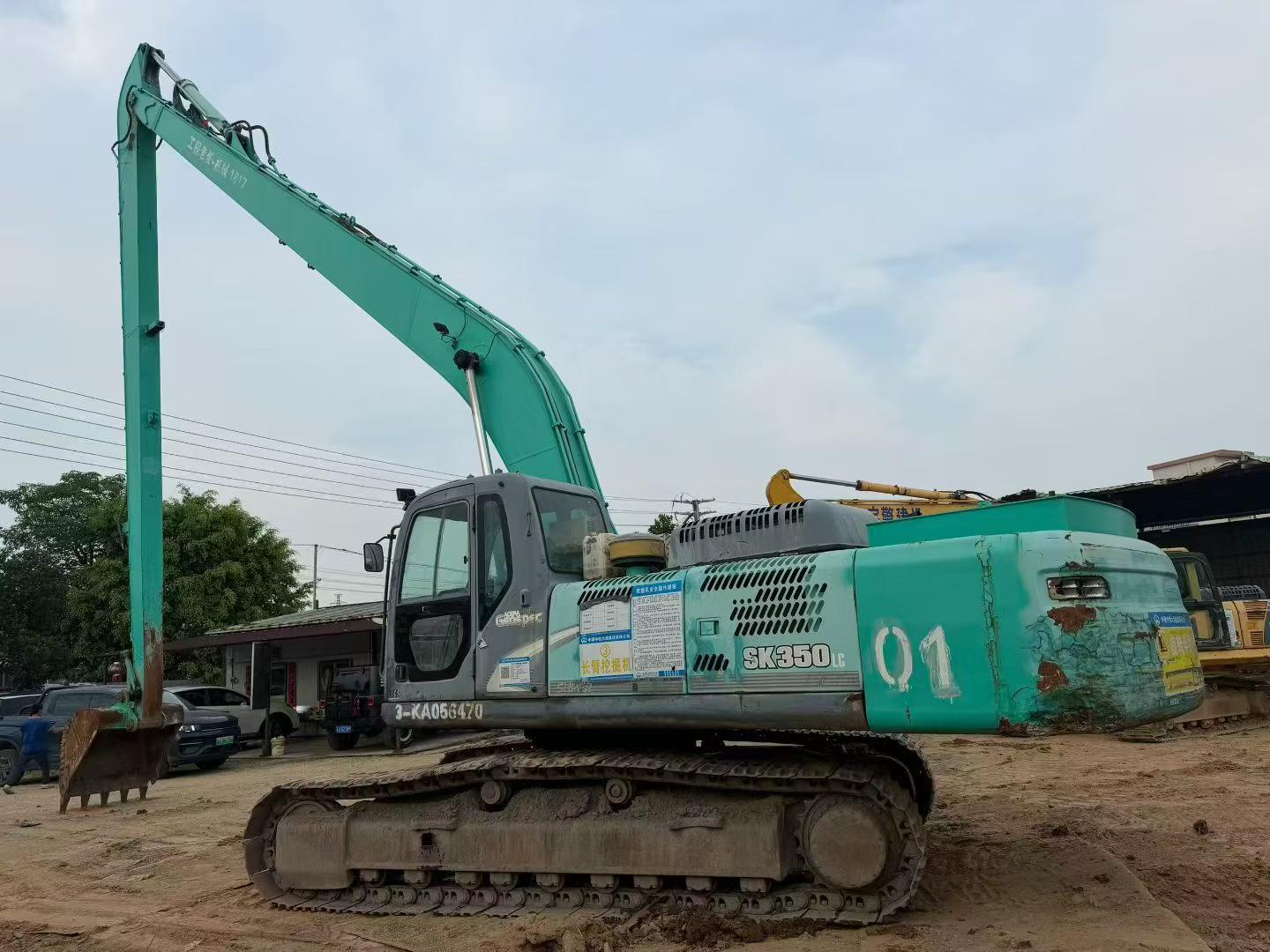 شراء حفارة Kobelco SK350-8 مستعملة / 2