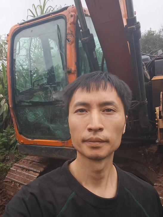Buy Doosan S130W-3 Used Excavator / 1