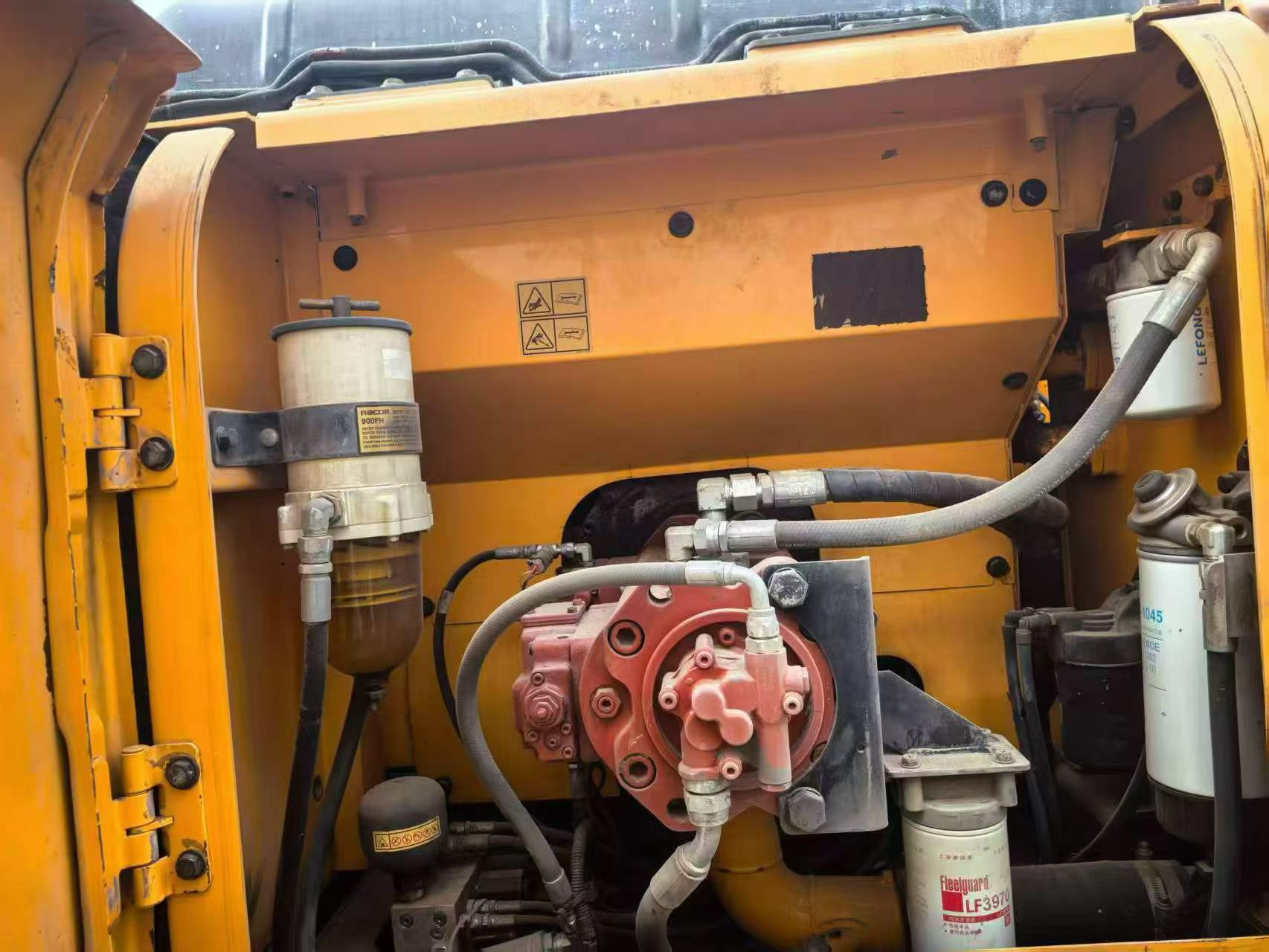 Buy Hyundai R215-7 Used Excavator / 8 Buy Hyundai R215-7 Used Excavator / 8