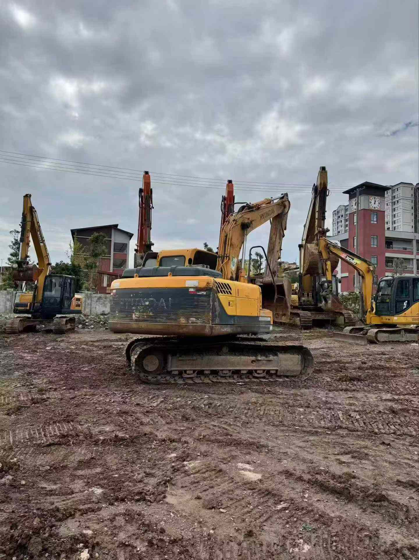 Buy Hyundai R150-7 Used Excavator / 9 Buy Hyundai R150-7 Used Excavator / 9