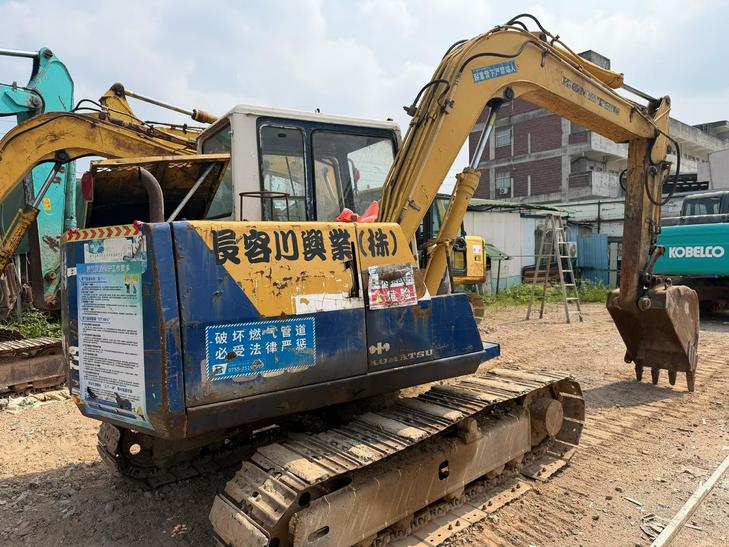 Buy Komatsu PC60-6 Used Excavator / 1