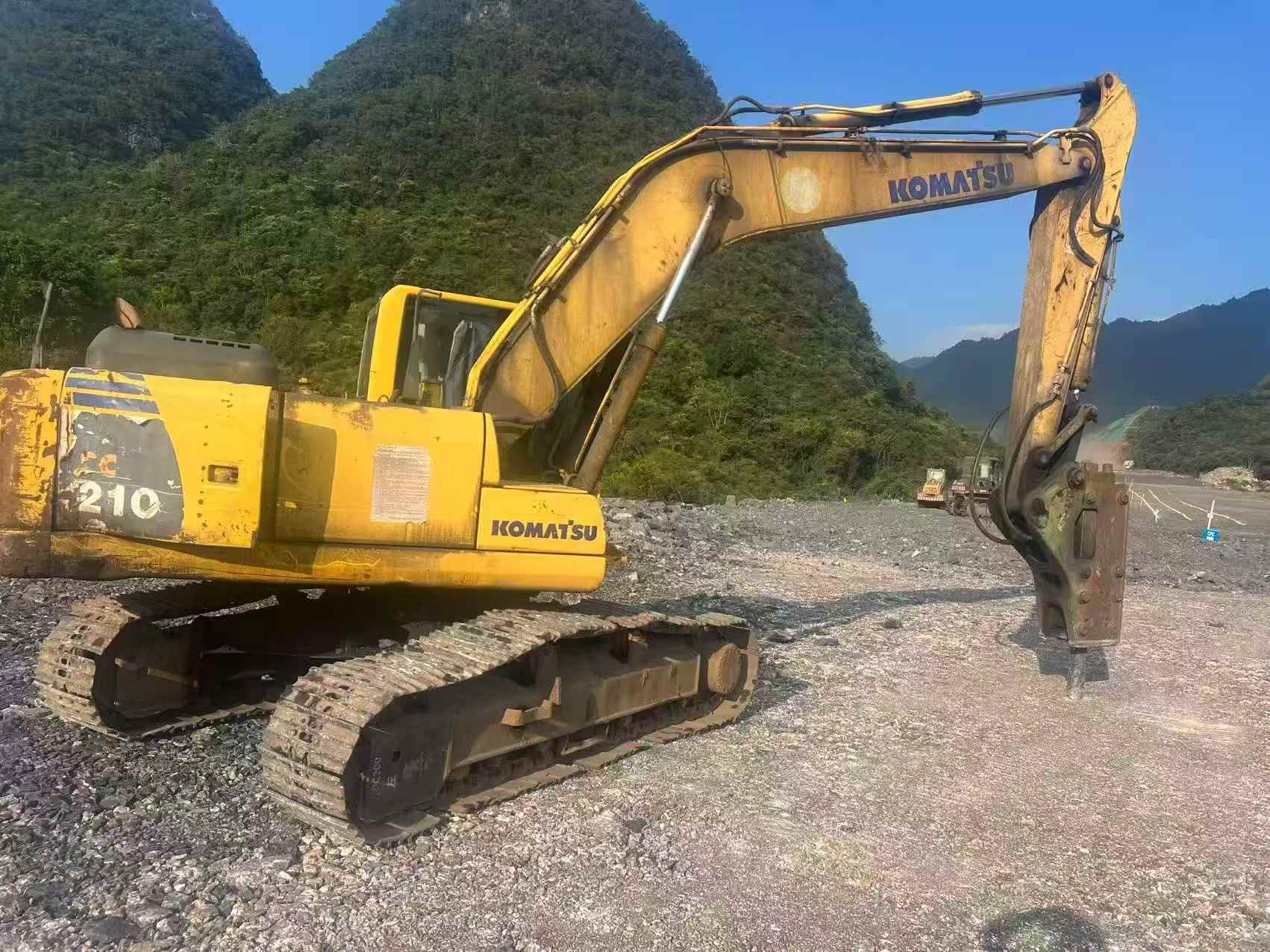 Buy Komatsu PC200-8 Used Excavator / 2
