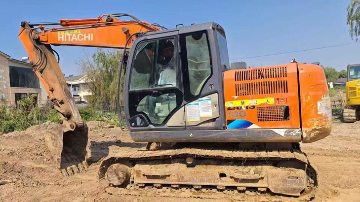 Buy Hitachi ZX130-5A Used Excavator / 1