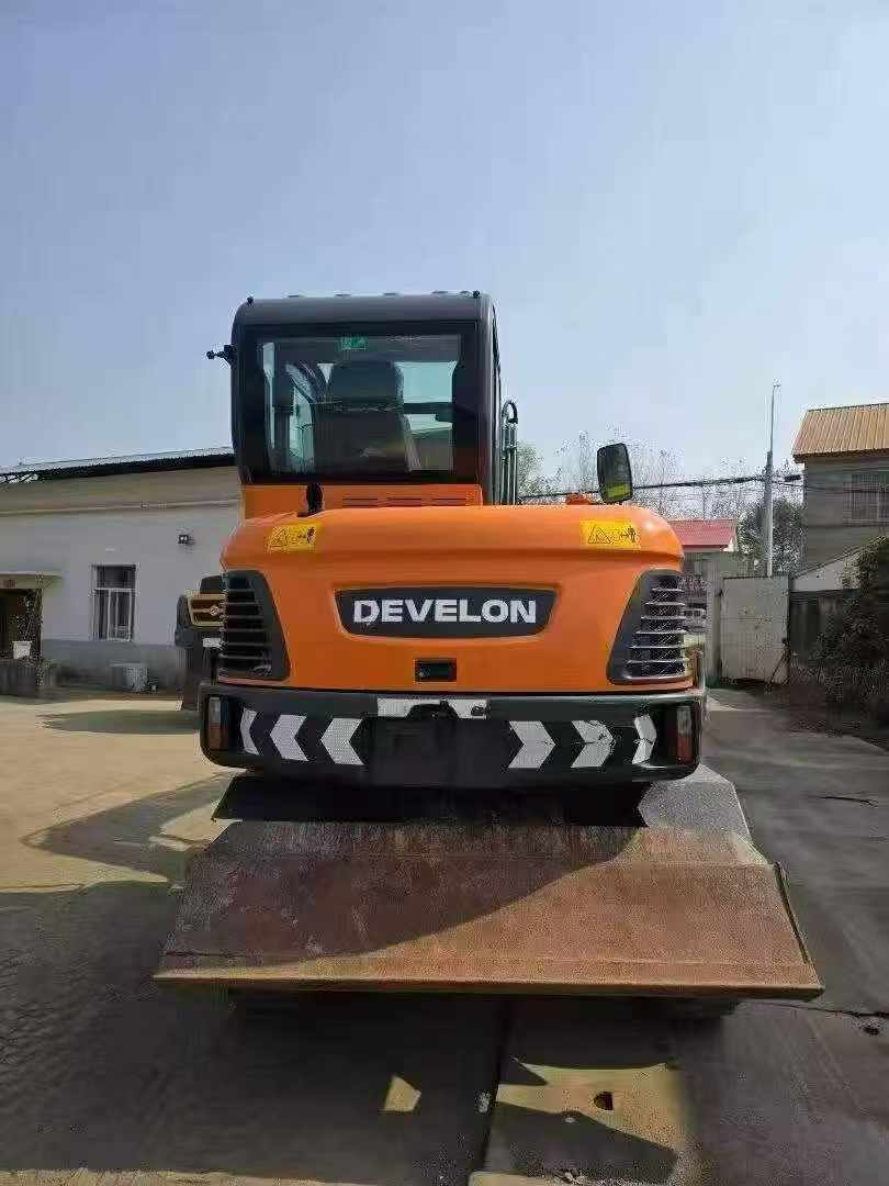 Buy Doosan DH60 Used Excavator / 3 Buy Doosan DH60 Used Excavator / 3