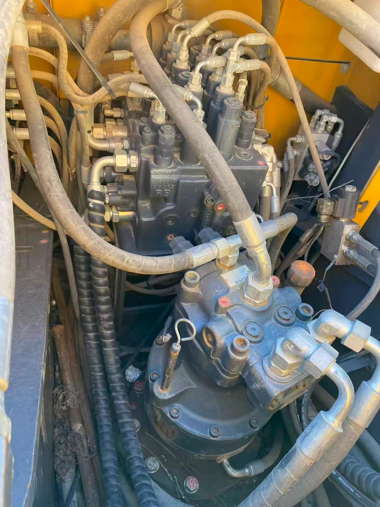شراء حفارة XCMG XE155D مستعملة / 3