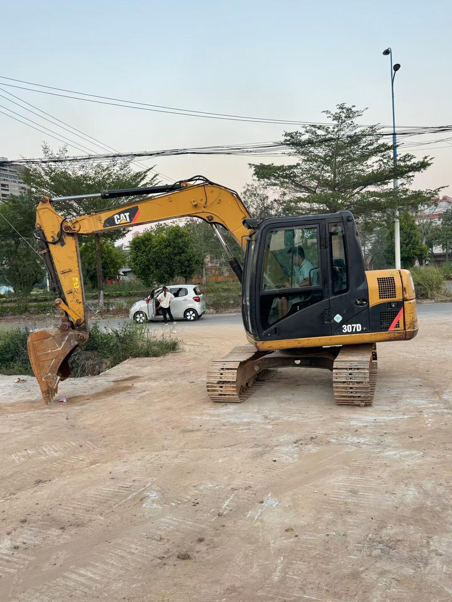 Buy Caterpillar 307B Used Excavator / 1