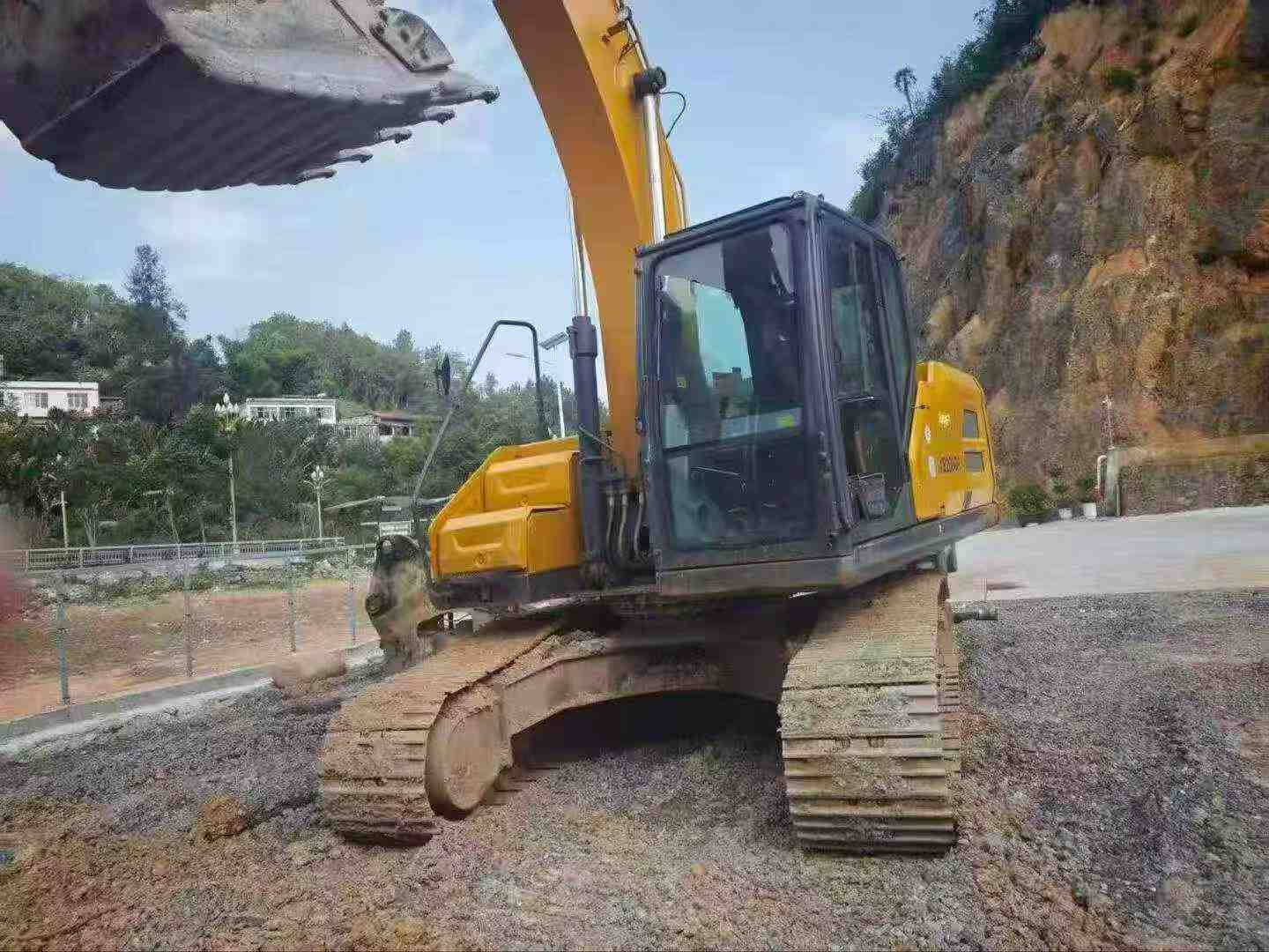 Buy XCMG XE200 Used Excavator / 3 Buy XCMG XE200 Used Excavator / 3