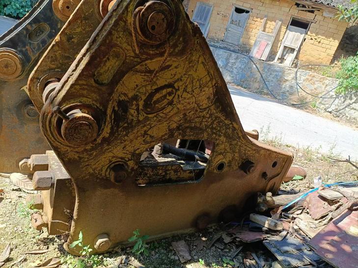 Buy Caterpillar 320D Used Excavator / 1