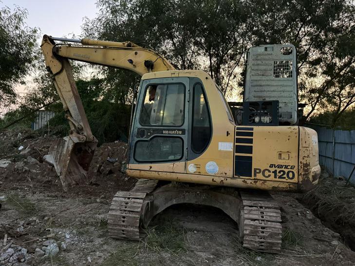 Buy Komatsu PC100-6 Used Excavator / 1